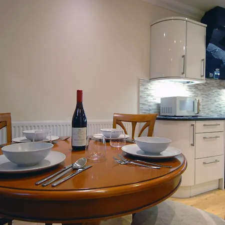 Lejlighed Spacious 3 Bed Townhouse With Parking *