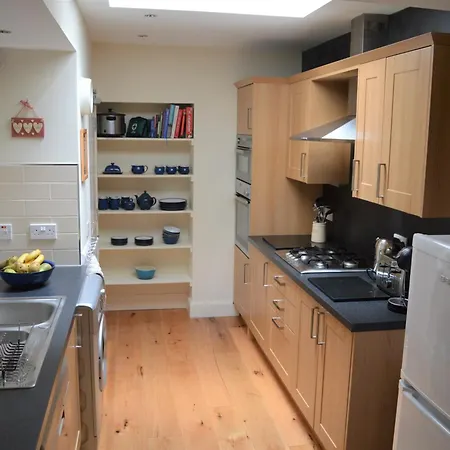 Wardie Garden Apartment Edinburgh