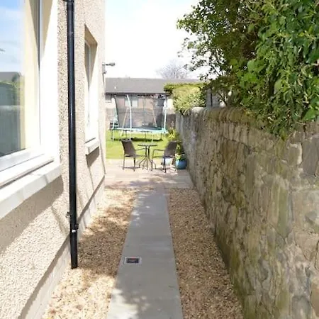 Apartment Wardie Garden