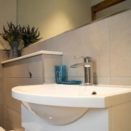 Wardie Garden Apartment *