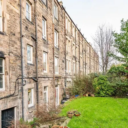 Holyrood Park: Lush & Arty 2 Double Bed Flat アパート エディンバラ