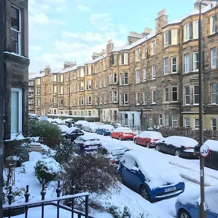 Holyrood Park: Lush & Arty 2 Double Bed Flat アパート *