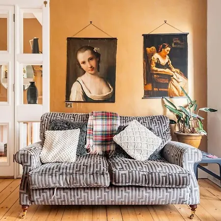 Holyrood Park: Lush & Arty 2 Double Bed Flat アパート *