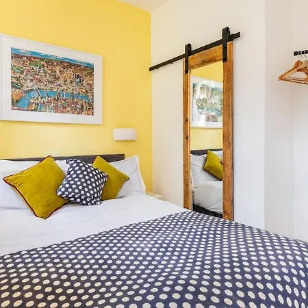 The Holyrood Park Hideaway Is A Lush & Arty 2 Double Bed Apartment *