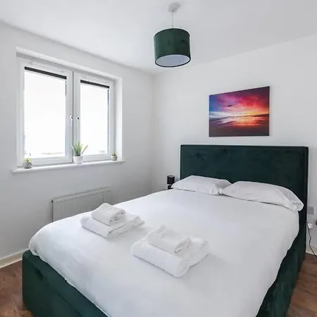 Apartament Stunning 1 Bd Flat In Lochend Park With A Patio Edynburg