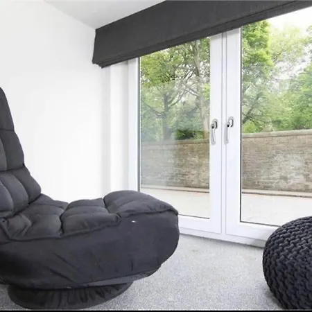 Pied-a-terre Apartment