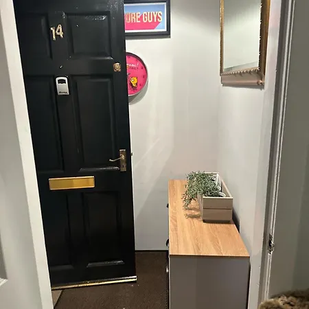C&e Apartment Edinburgh