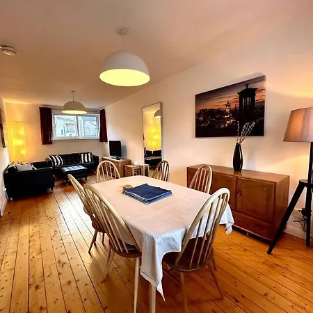 아파트 Old Town Bolthole. Canongate 2ba *