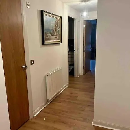 Modern 2 Bedrooms & Two Bathrooms 公寓 爱丁堡