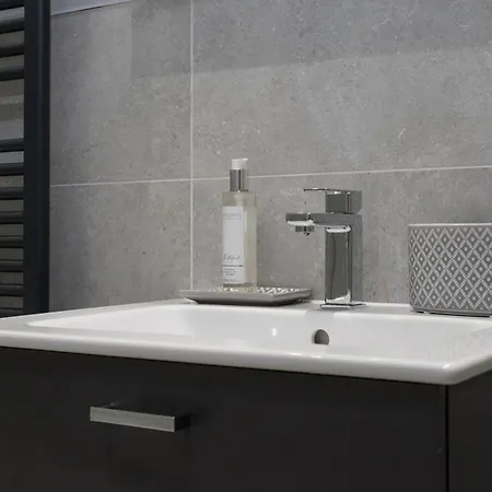 Modern George Street Sleeping 2 * Edimburgo