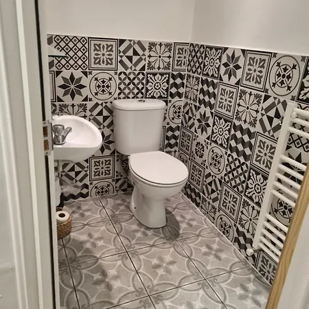 A Unique Two Level Main Door Flat In Leith, 3 Bedrooms. Apartament Edynburg
