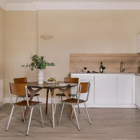Sonder Royal Garden 4* Edinburgh