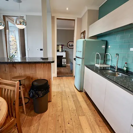 Spacious 2 Bed Next To Royal Mile & Waverley 아파트 *