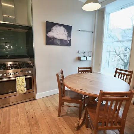 Spacious 2 Bed Next To Royal Mile & Waverley Apartament Edynburg