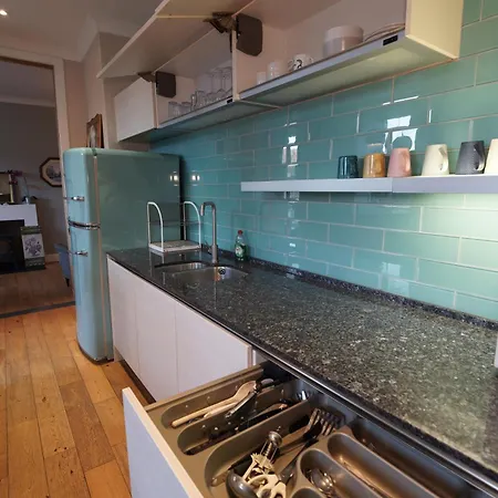 Spacious 2 Bed Next To Royal Mile & Waverley * Edimburgo