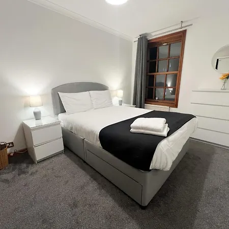 2br Flat Historic Centre Sleeps 5
