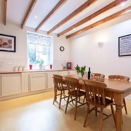 The Converted Stables - A Characterful Mews House Holiday home