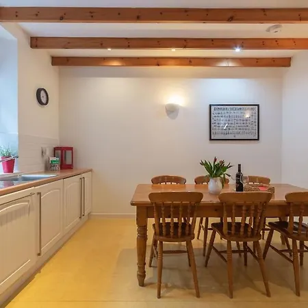 The Converted Stables - A Characterful Mews House * Edinburgh