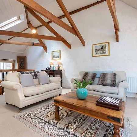 Holiday home The Converted Stables - A Characterful Mews House *