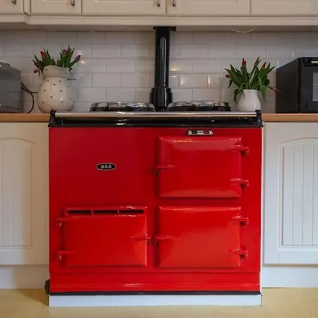 The Converted Stables - A Characterful Mews House Holiday home Edinburgh