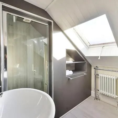 George Iv Bridge - Superbly Located 3 Bedroom! 爱丁堡