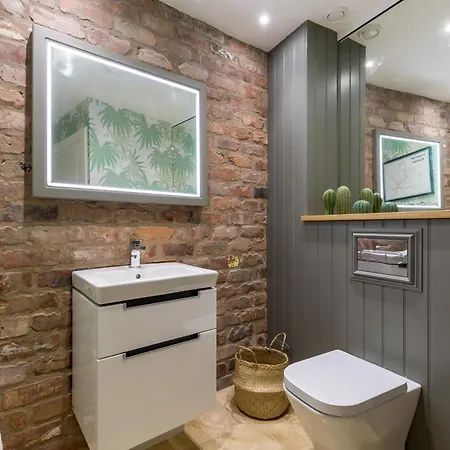 Holiday home Charming Mews House In Centre