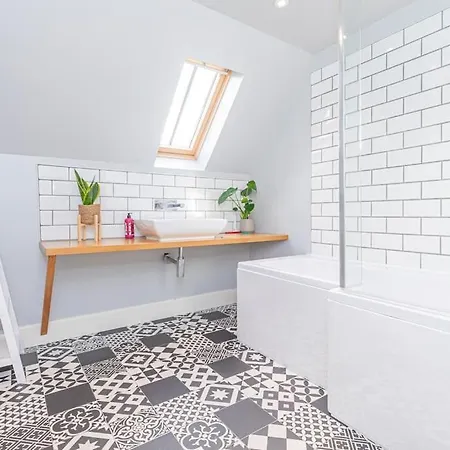 The Gate House - 3 Bed & Parking Βίλα *