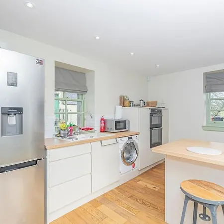 The Gate House - 3 Bed & Parking *