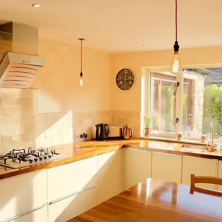 Apartment Arthur St - Spacious 3br House W Parking In Leith Edinburgh