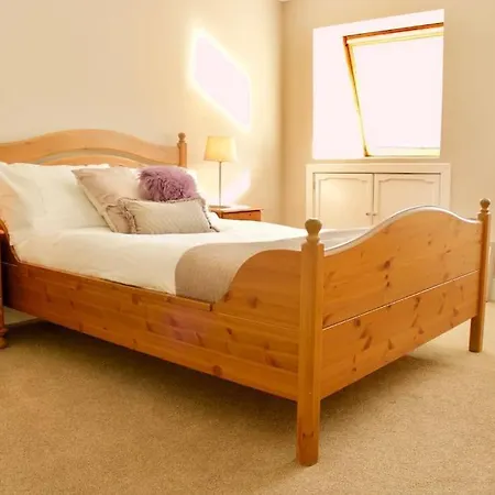 Arthur St - Spacious 3br House W Parking In Leith Apartment *