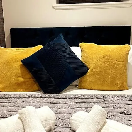 Montgomery Lovely 3 Bedroom With Private Garden In Centre Edinburgh