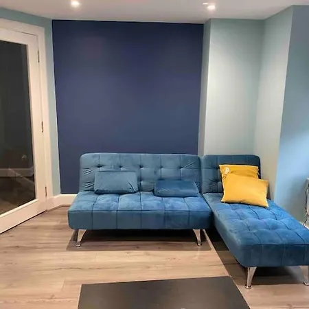 Apartment Lovely 3 Bedroom With Private Garden In Centre *