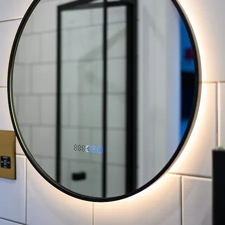 Queen Charlotte 3* エディンバラ