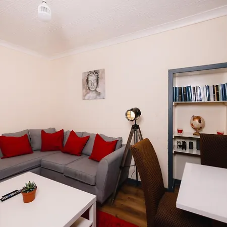 Cozy Old Town 4 Bedrm Apartmán