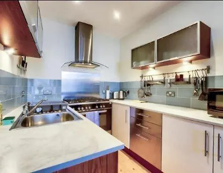 By The Meadows, Close To Centre Apartment *