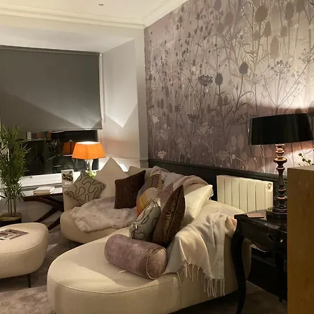 21212 Hotel