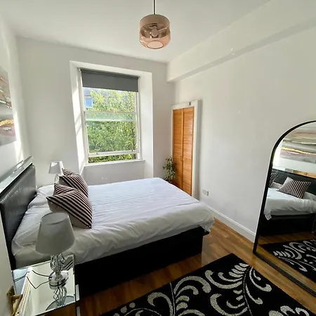 דירה Traveller Award Winner 2024 - With 3 Beds אדינבורו