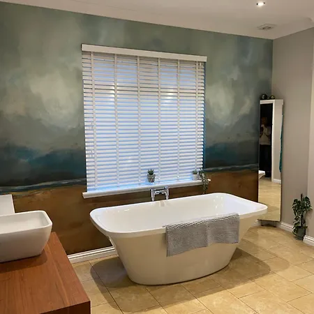 Ultra Stylish Furnished In Edimburgo