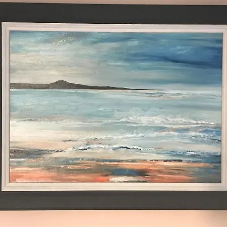 Сasa de vacaciones Ultra Stylish Furnished In