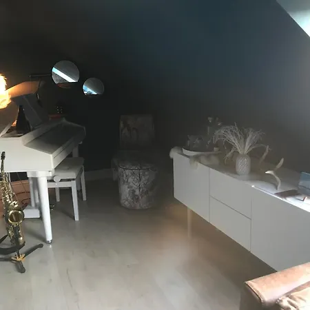 Ultra Stylish Furnished In Edinburgh