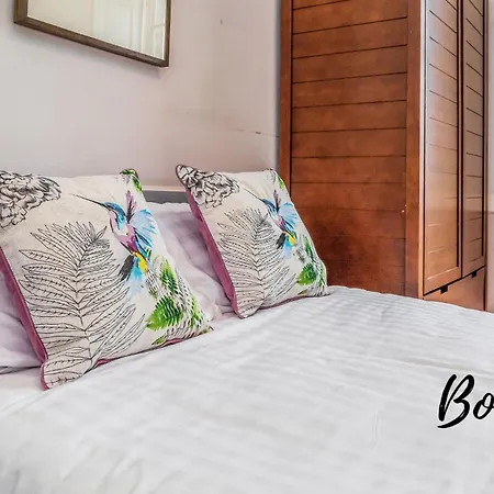 Belleville Central St James Quarter Free Offsite Parking & Views By Bonjour Residences Apartment