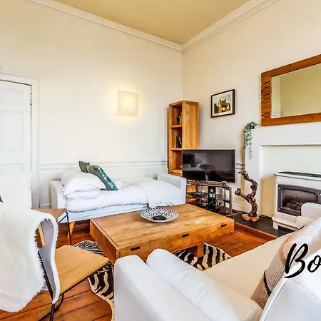 Apartment Belleville Central St James Quarter Free Offsite Parking & Views By Bonjour Residences
