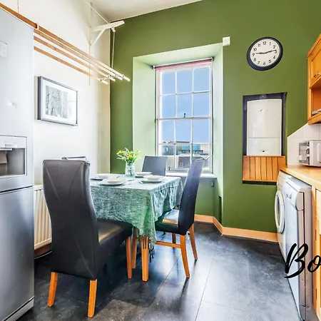 Apartment Belleville Central St James Quarter Free Offsite Parking & Views By Bonjour Residences *