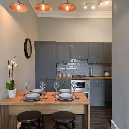 Beautiful Georgian New Town 2 Bed