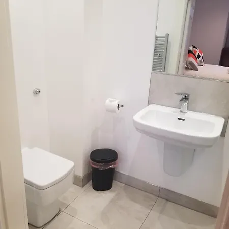 Guest house Mayfield
