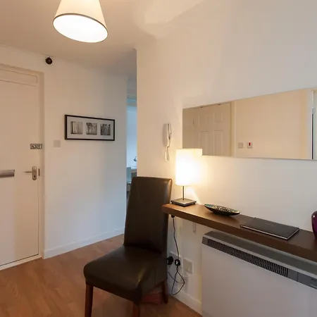 Logie Green Road Apartment