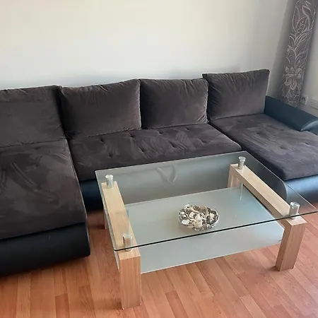 Modern 2 Bed With Stunning Seaside View *