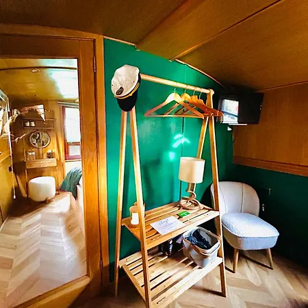 - Houseboats Bateau-hôtel Édimbourg