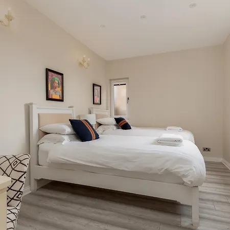 Stylish Victorian Apartment's Close To The Botanical Gardens, Free Parking! Apartment *