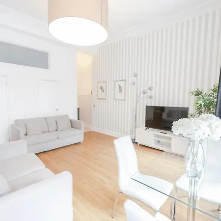 Castle Apartmanhotel 4*